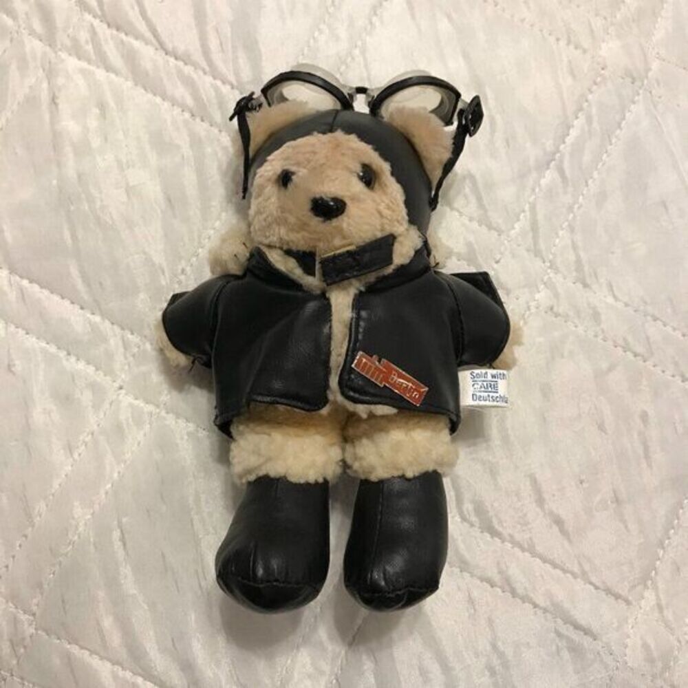Luftbrucke Bear Pilot w/‎ leather coat and goggles plush